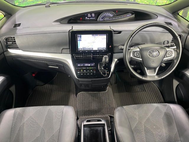 Toyota Estima 2