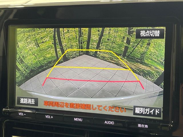 Toyota Estima 4