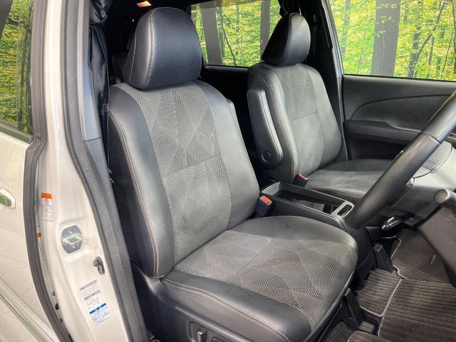 Toyota Estima 8