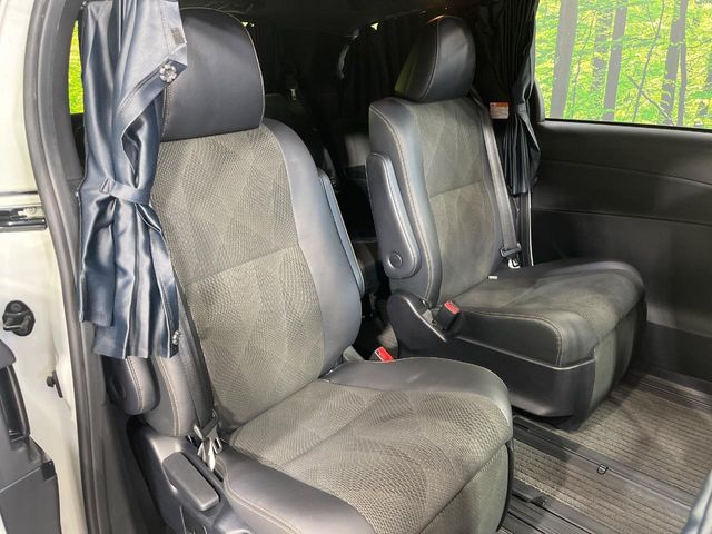 Toyota Estima 9
