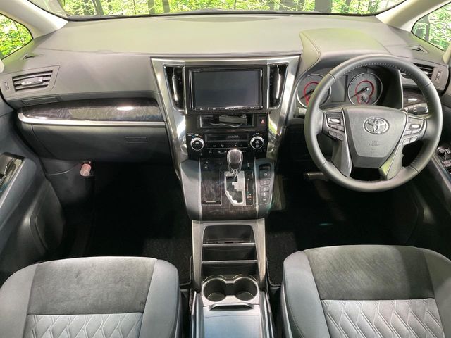 Toyota Alphard 2
