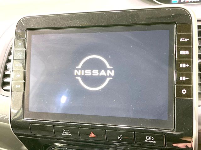 Nissan Serena 4