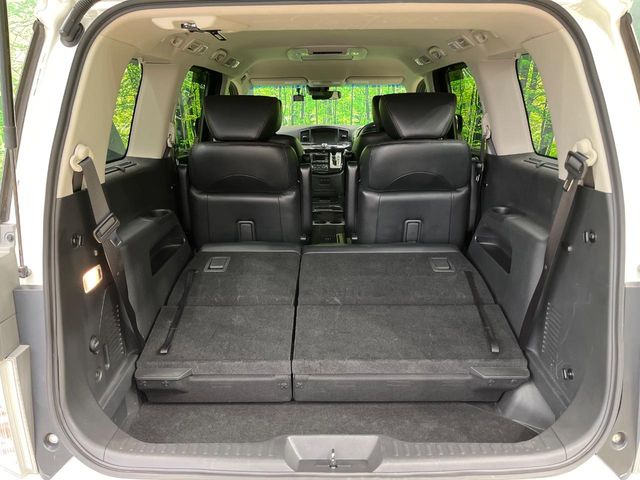 Nissan Elgrand 11