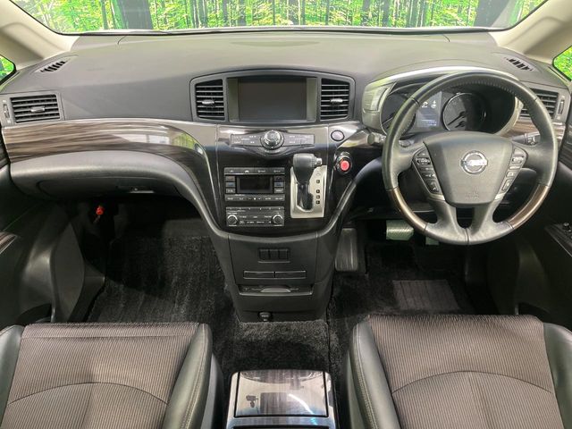 Nissan Elgrand 2