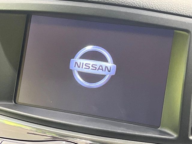 Nissan Elgrand 4