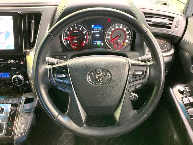 Toyota Vellfire 12
