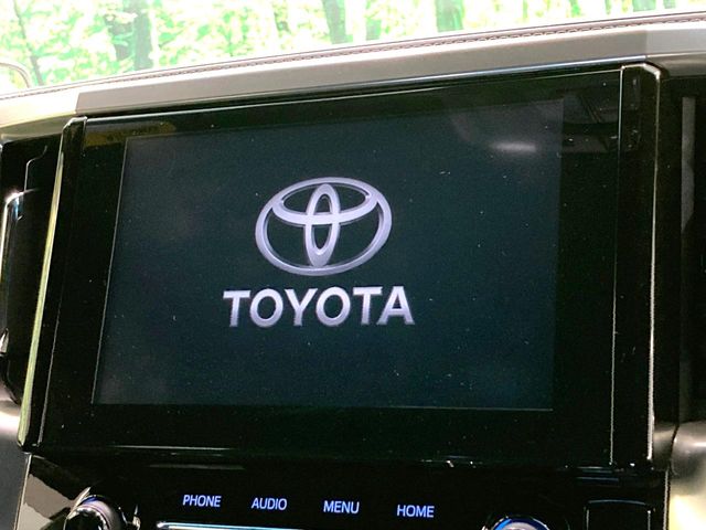 Toyota Vellfire 3