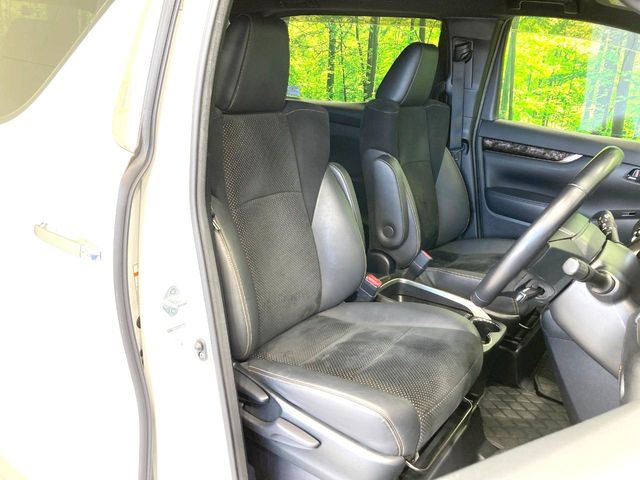 Toyota Vellfire 8