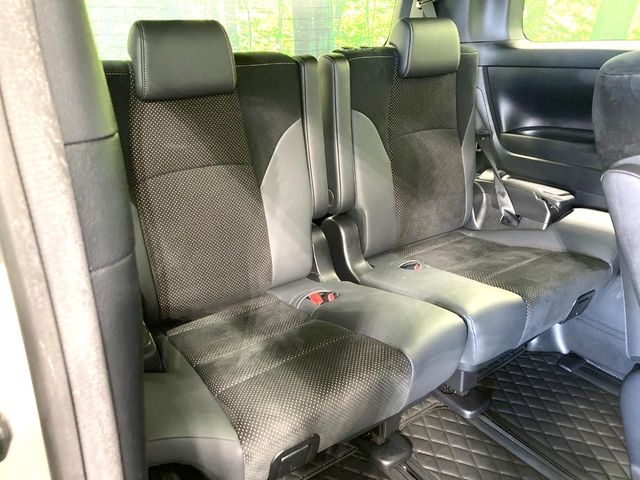 Toyota Vellfire 10