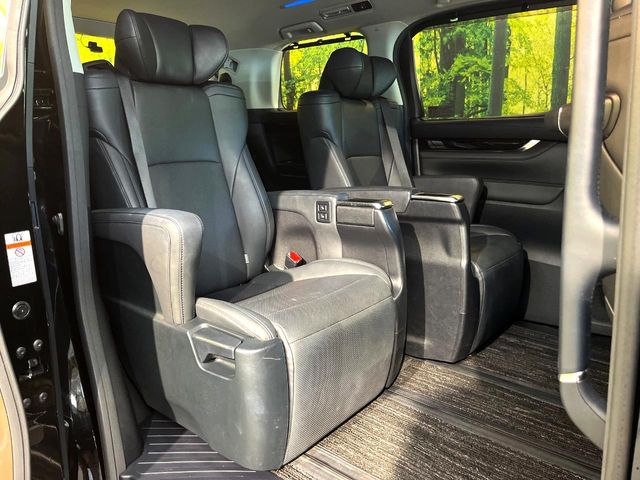 Toyota Alphard 11