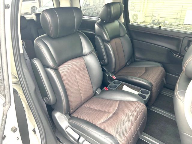Nissan Elgrand 9