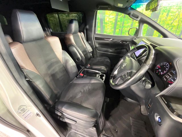 Toyota Alphard 8