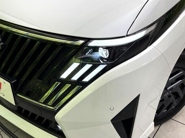 Nissan Serena 12