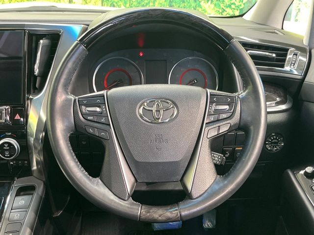 Toyota Alphard 12