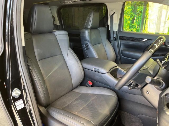 Toyota Alphard 8