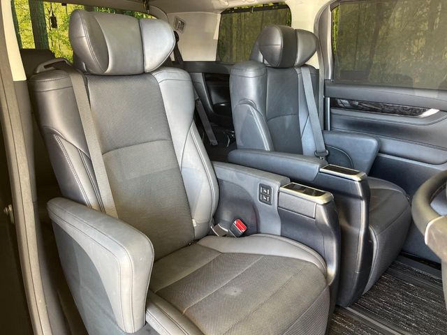 Toyota Alphard 9
