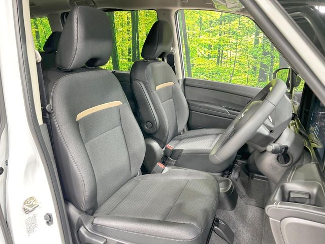 Nissan Serena 8