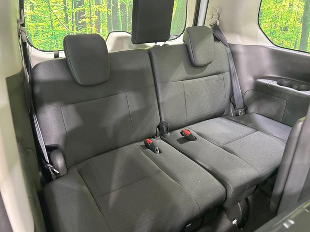 Nissan Serena 10