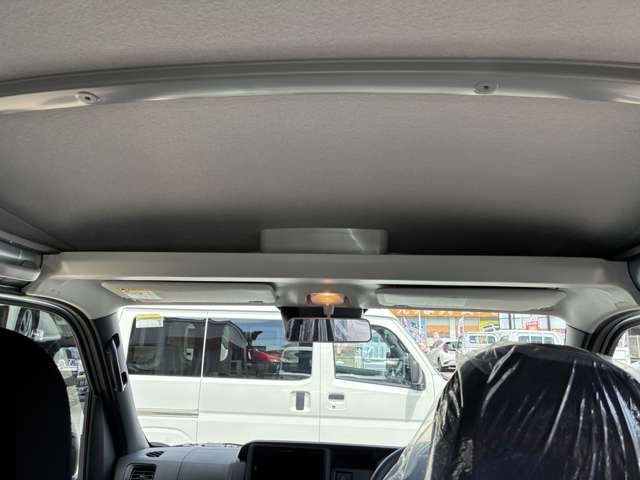 Daihatsu Hijet Cargo 11