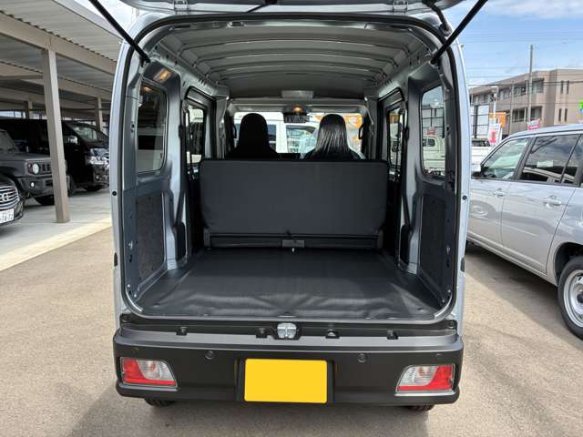 Daihatsu Hijet Cargo 5