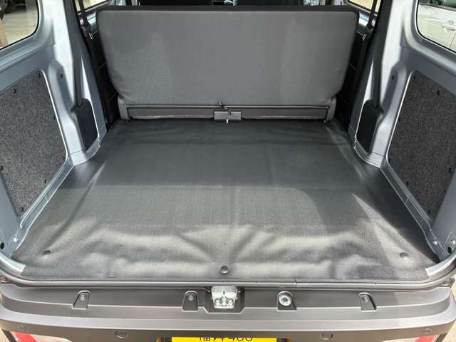 Daihatsu Hijet Cargo 6
