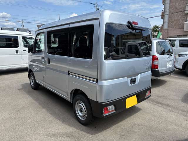 Daihatsu Hijet Cargo 8