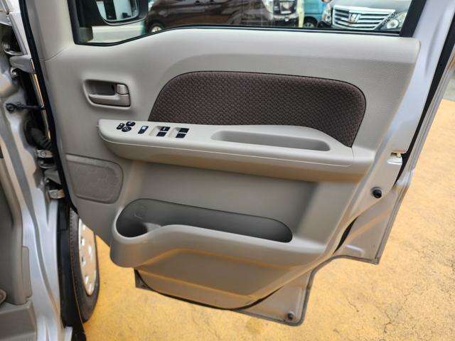 Nissan NV100 Clipper 12