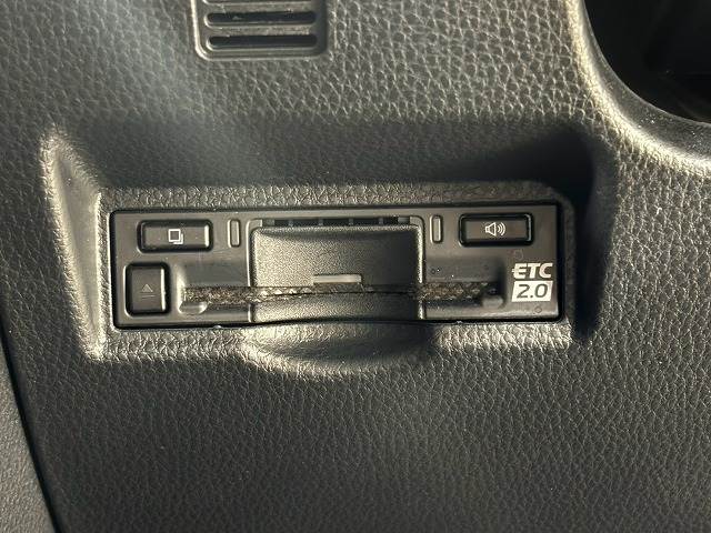 Toyota Voxy 9