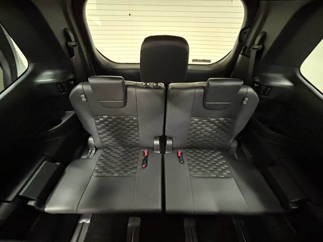 Toyota Voxy 12