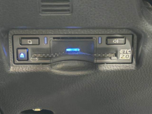 Toyota Voxy 8