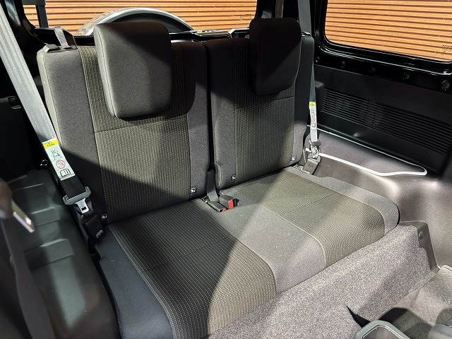 Suzuki Jimny 12