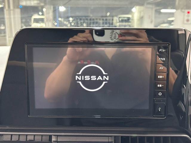 Nissan Serena 3