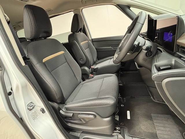 Nissan Serena 10