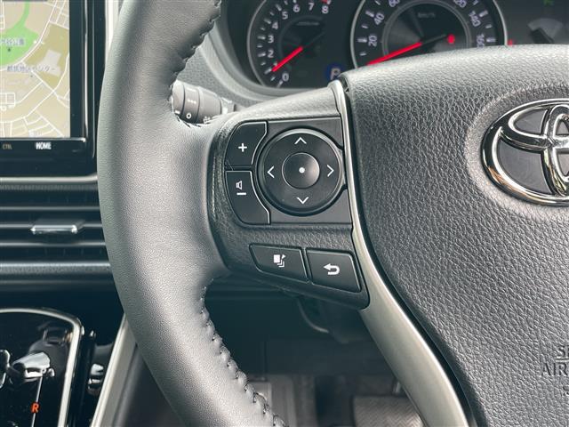 Toyota Voxy 12