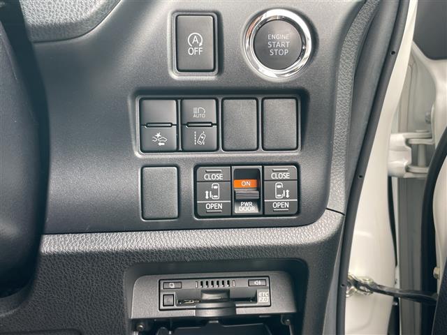 Toyota Voxy 5