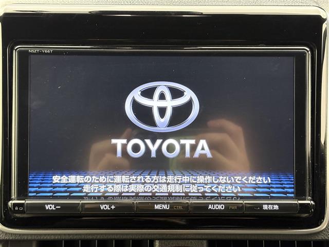 Toyota Voxy 6