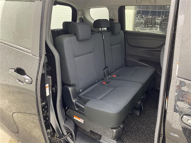 Toyota Sienta 6