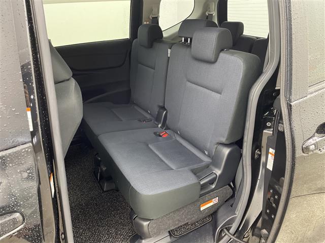Toyota Sienta 9