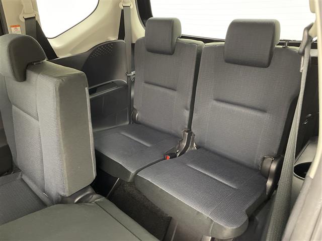 Toyota Sienta 10
