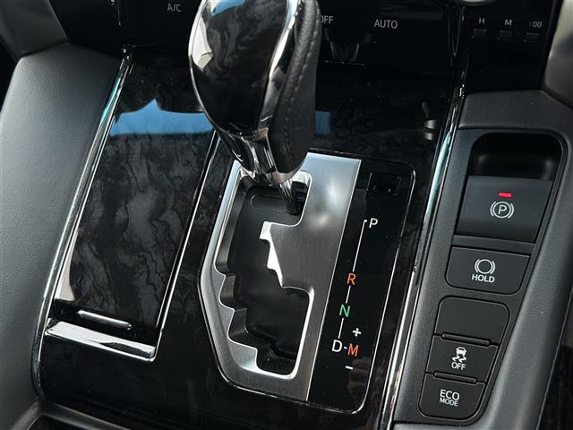 Toyota Alphard 12
