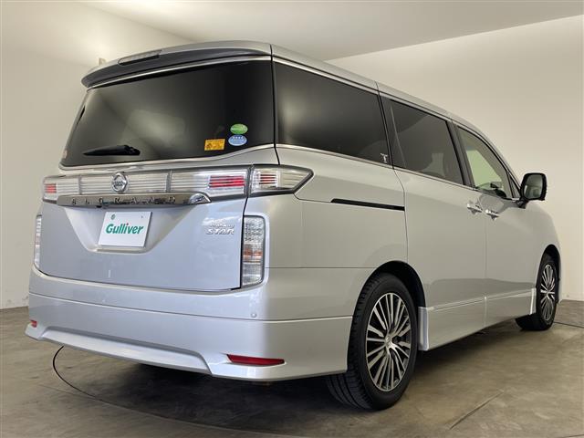 Nissan Elgrand 5