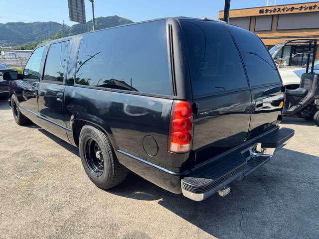 GMC サバーバン 10