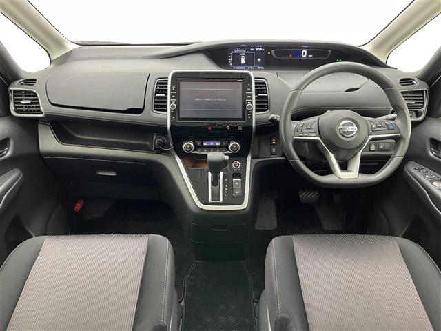 Nissan Serena 5