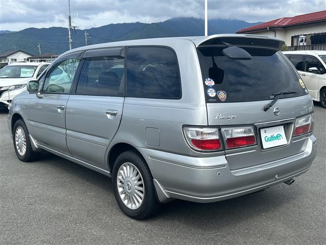 Nissan Presage 10