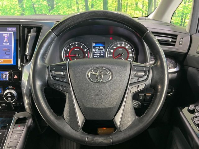Toyota Alphard 12