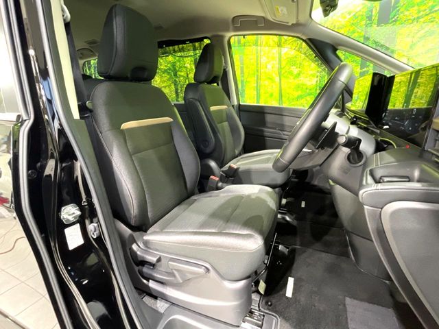 Nissan Serena 8