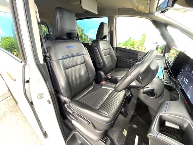 Nissan Serena 8