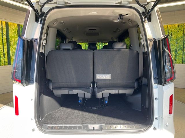 Nissan Serena 12