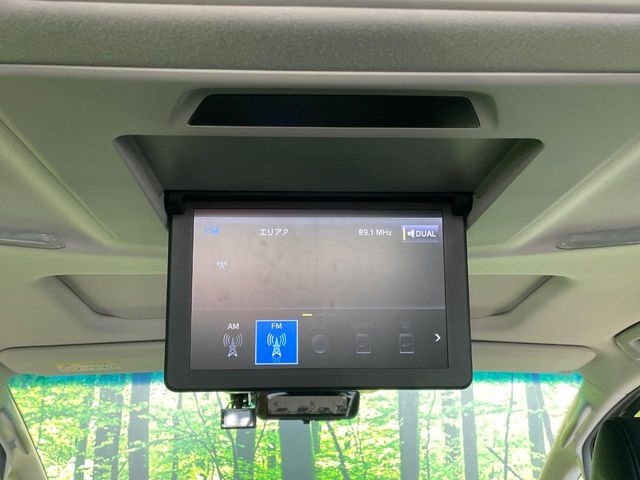 Toyota Vellfire 5