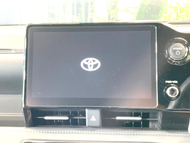 Toyota Voxy 3